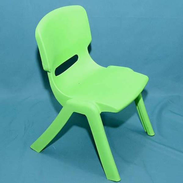 CHAISE EN PLASTIQUE VERT